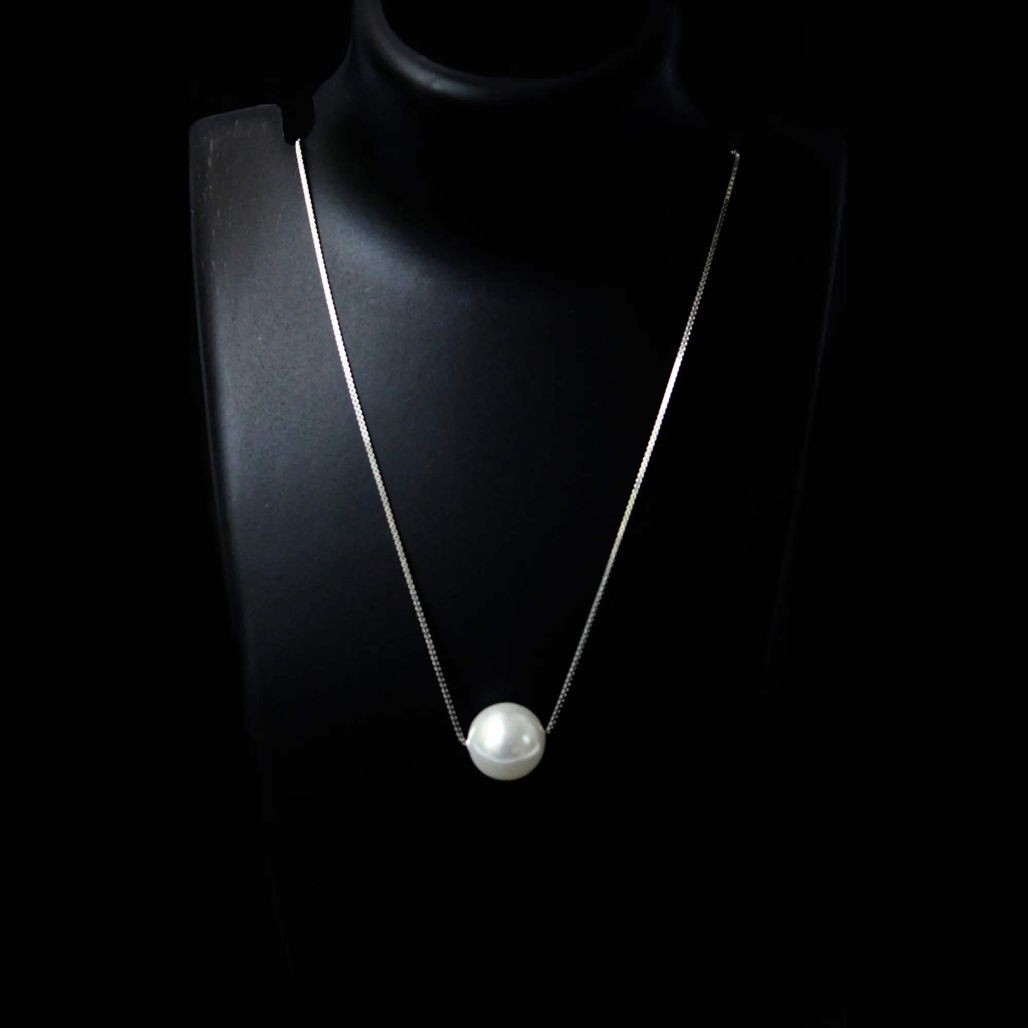 Anushka Sharma Moonlight Pearl Set
