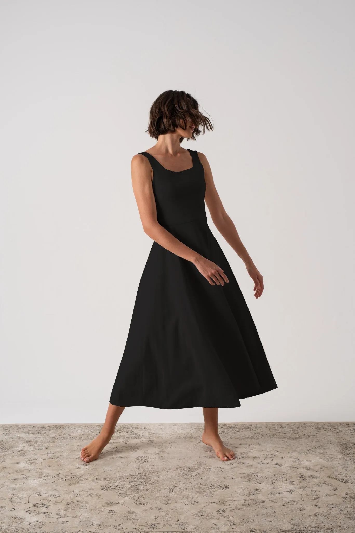 Ionia Linen Midi Dress Black