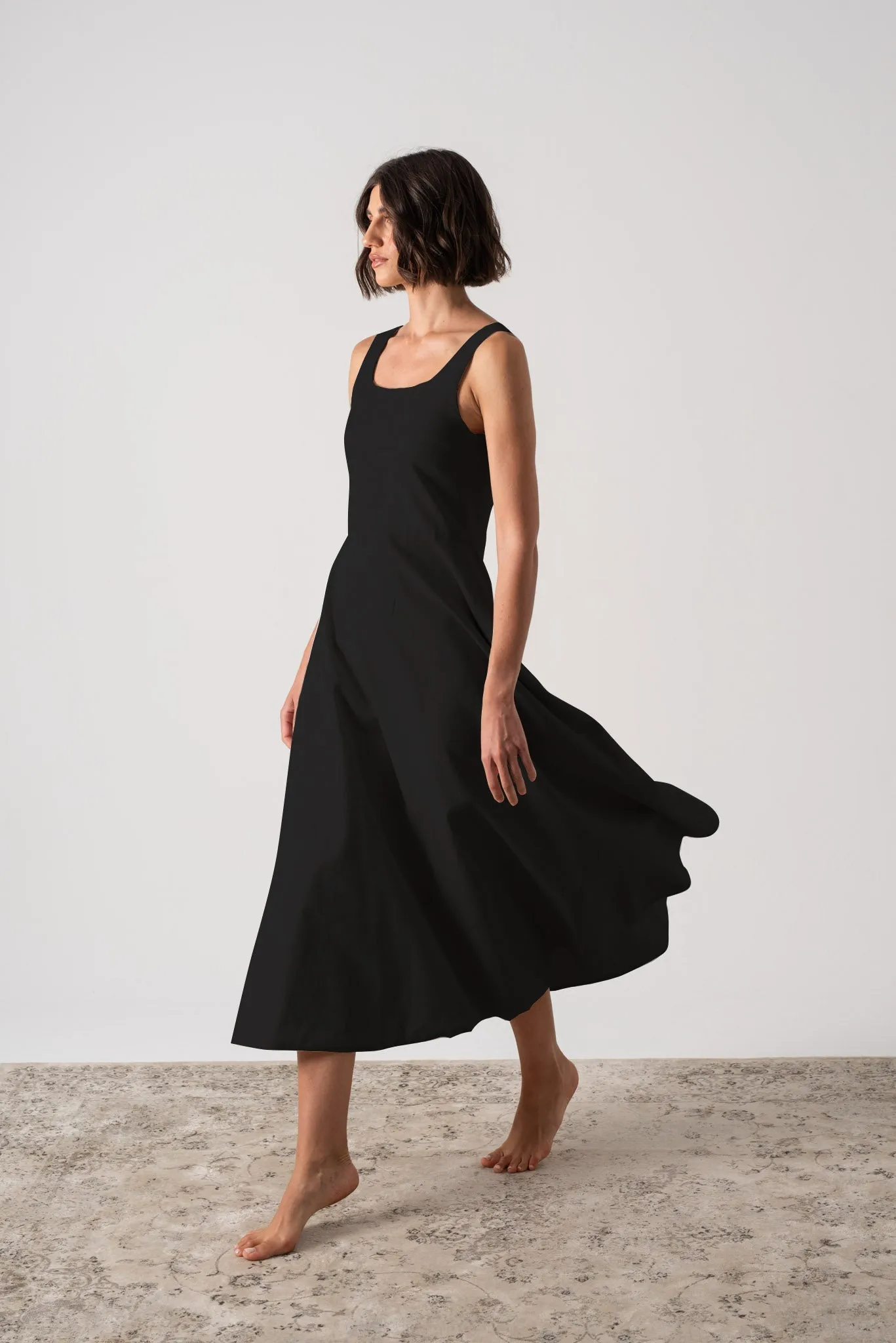 Ionia Linen Midi Dress Black