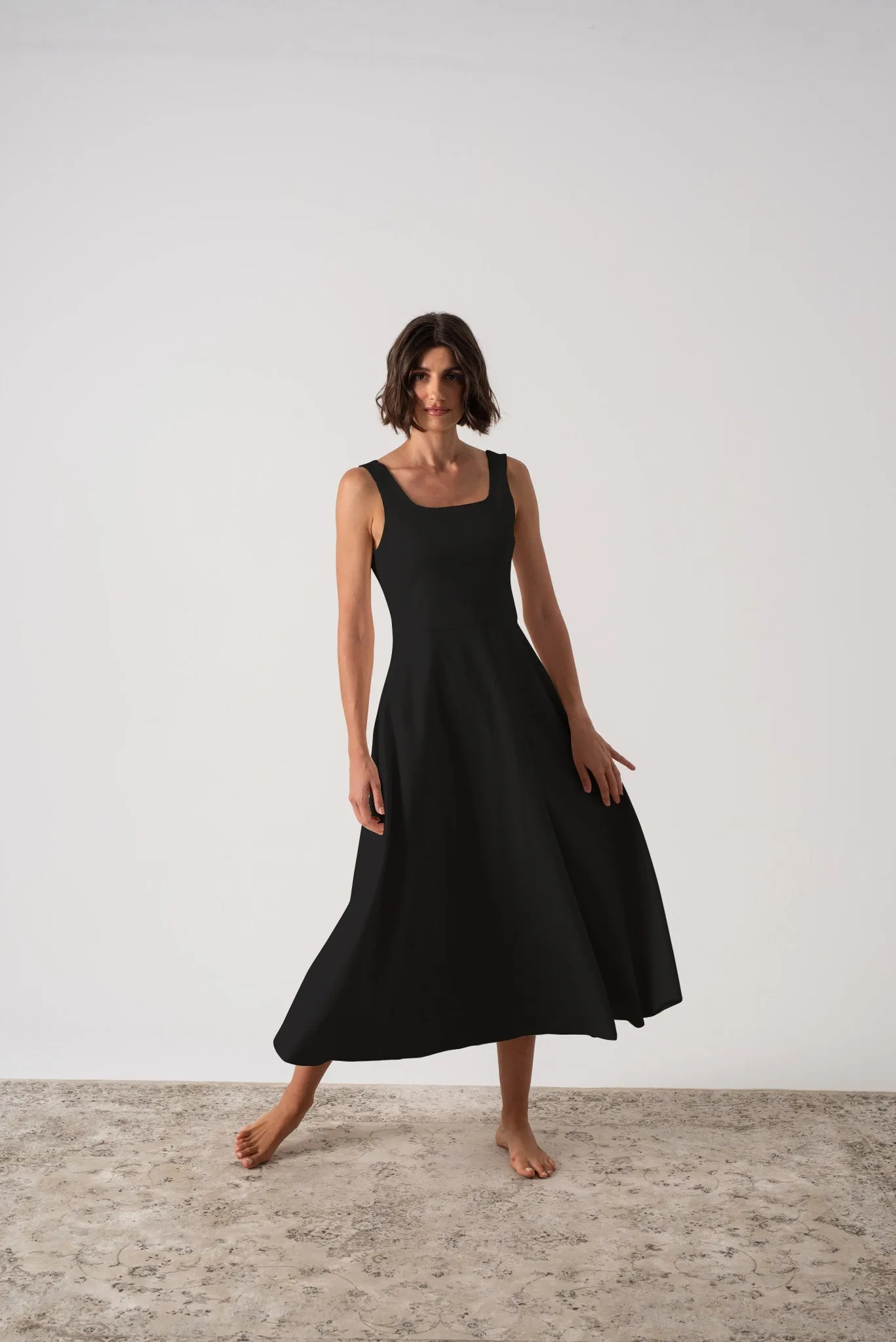 Ionia Linen Midi Dress Black