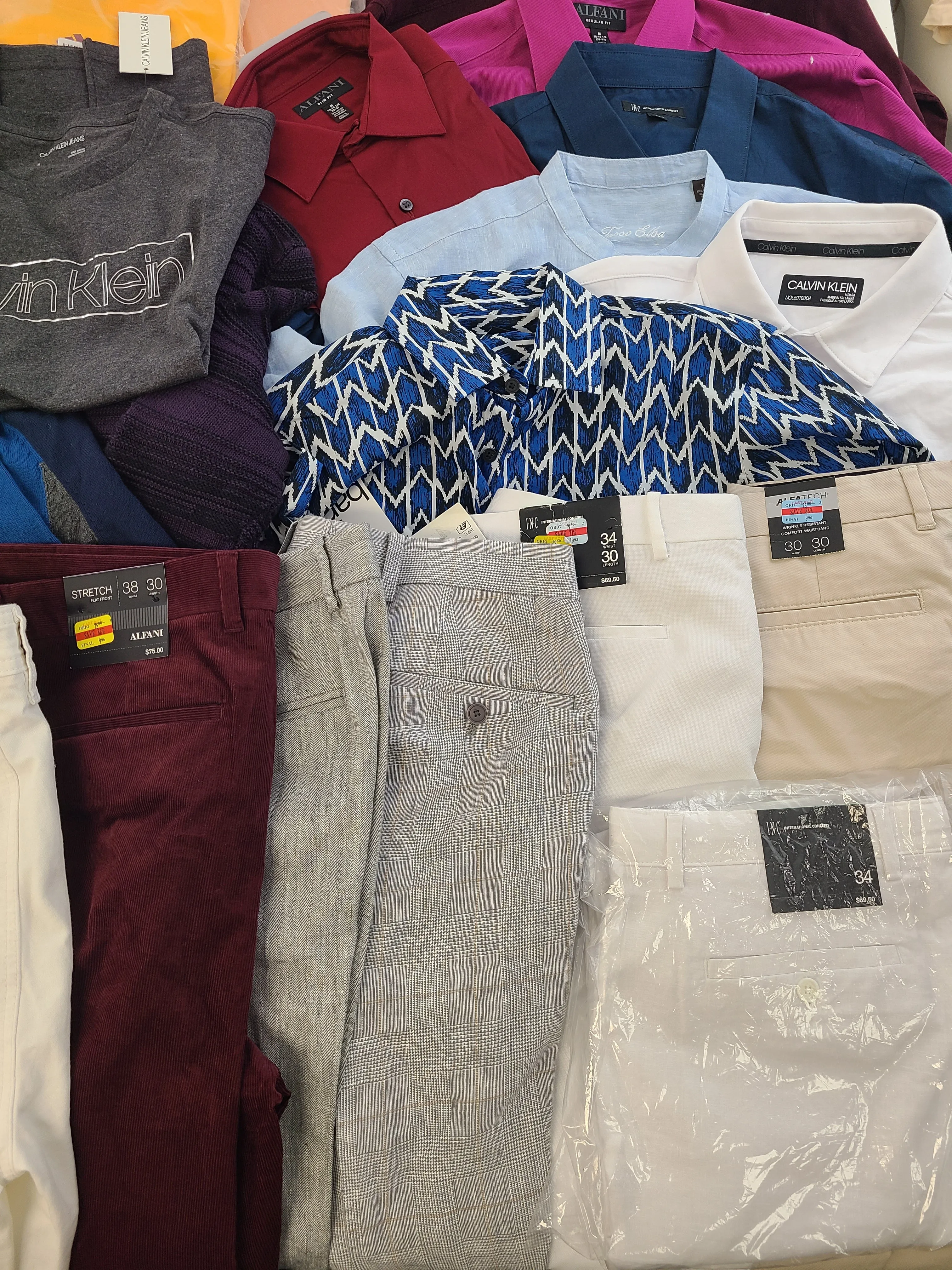 Men's Clothing Wholesale Lot MICHAEL KORS, CALVIN KLEIN, Adidas, Tasso Elba, Alfani, BAR III and more, 25 Units, Shelf Pulls, MSRP $1,903.74