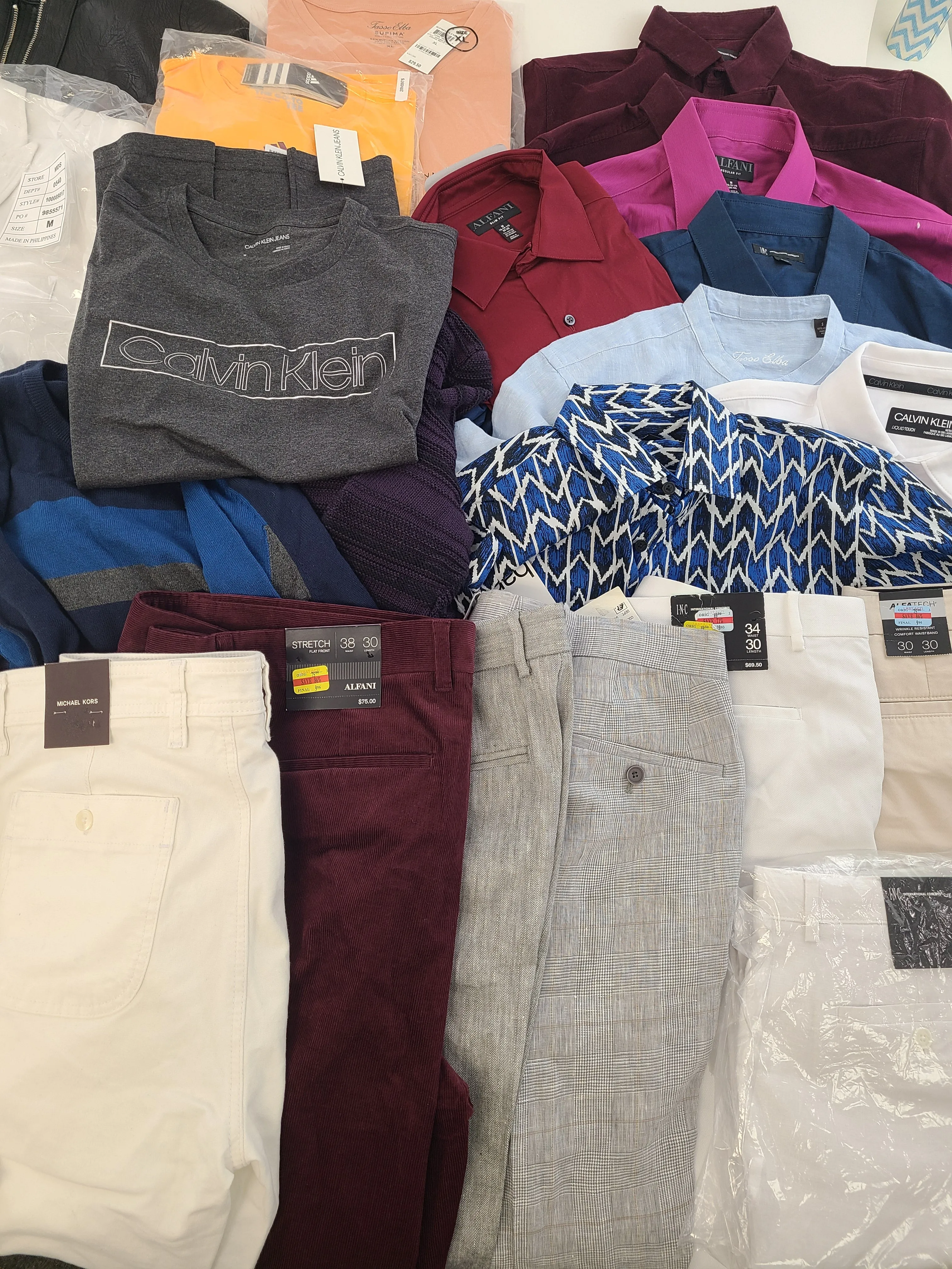 Men's Clothing Wholesale Lot MICHAEL KORS, CALVIN KLEIN, Adidas, Tasso Elba, Alfani, BAR III and more, 25 Units, Shelf Pulls, MSRP $1,903.74