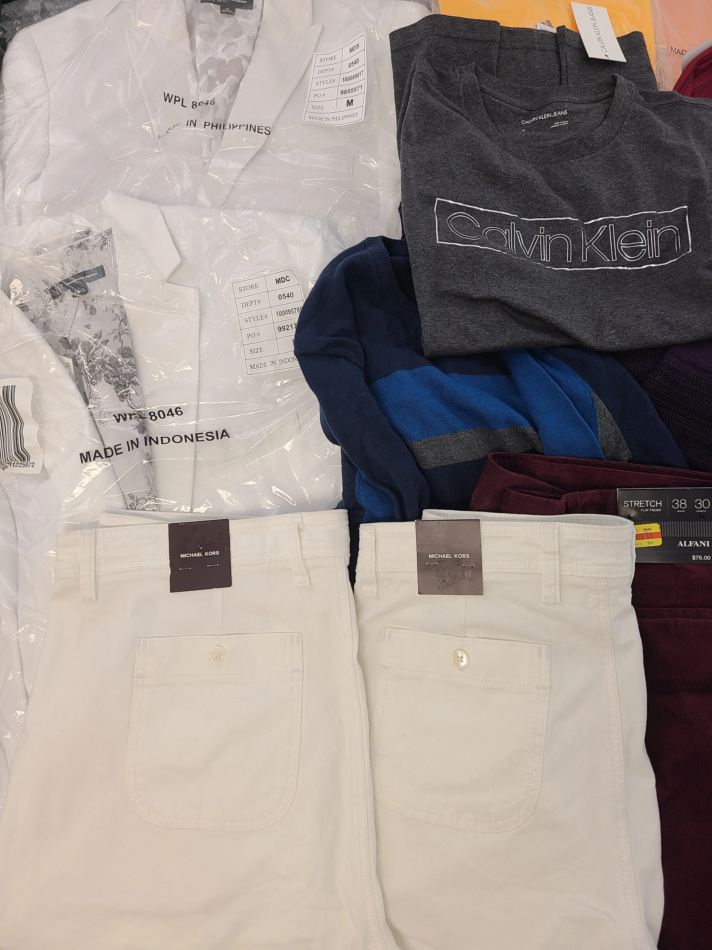 Men's Clothing Wholesale Lot MICHAEL KORS, CALVIN KLEIN, Adidas, Tasso Elba, Alfani, BAR III and more, 25 Units, Shelf Pulls, MSRP $1,903.74