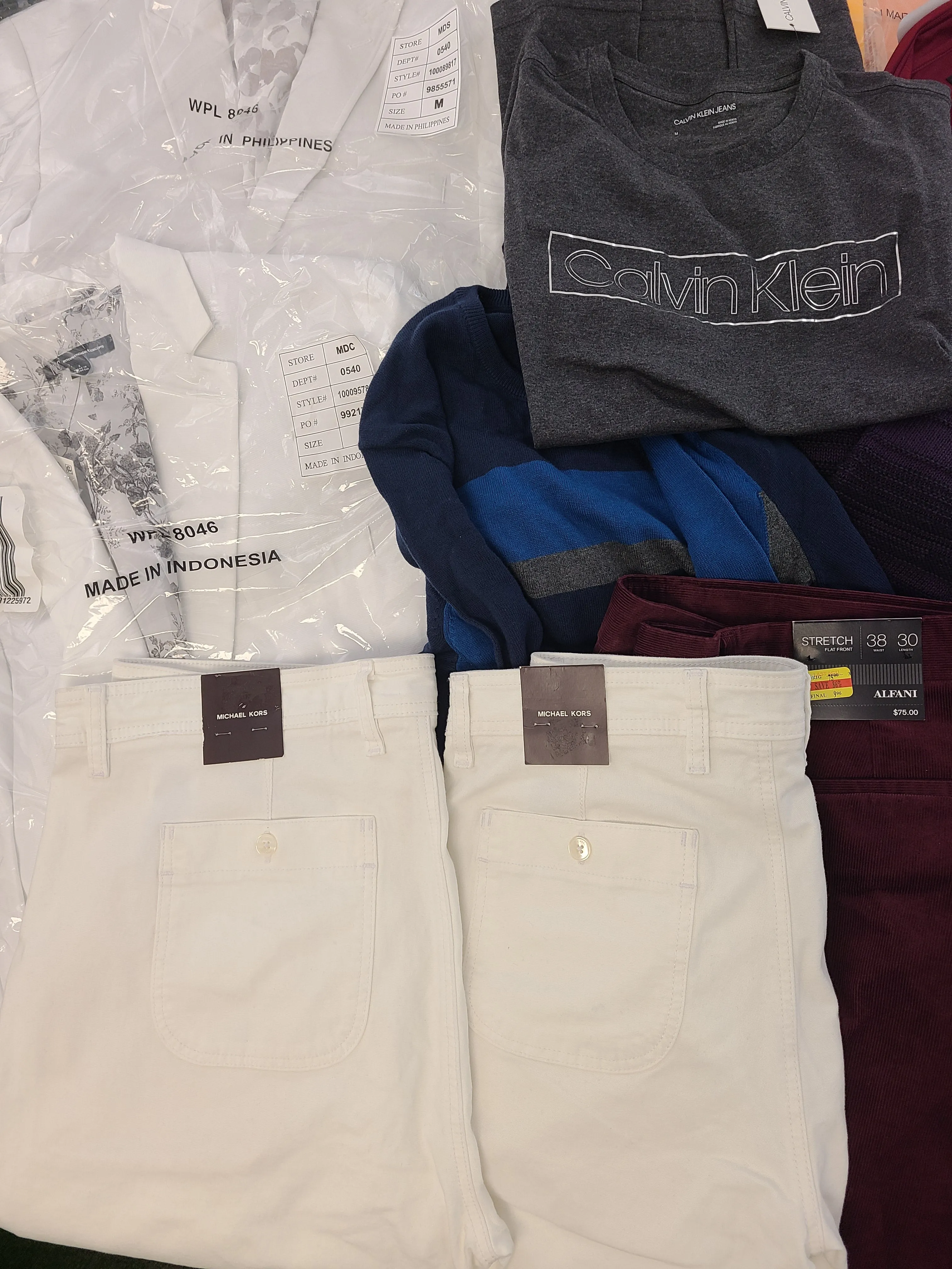 Men's Clothing Wholesale Lot MICHAEL KORS, CALVIN KLEIN, Adidas, Tasso Elba, Alfani, BAR III and more, 25 Units, Shelf Pulls, MSRP $1,903.74