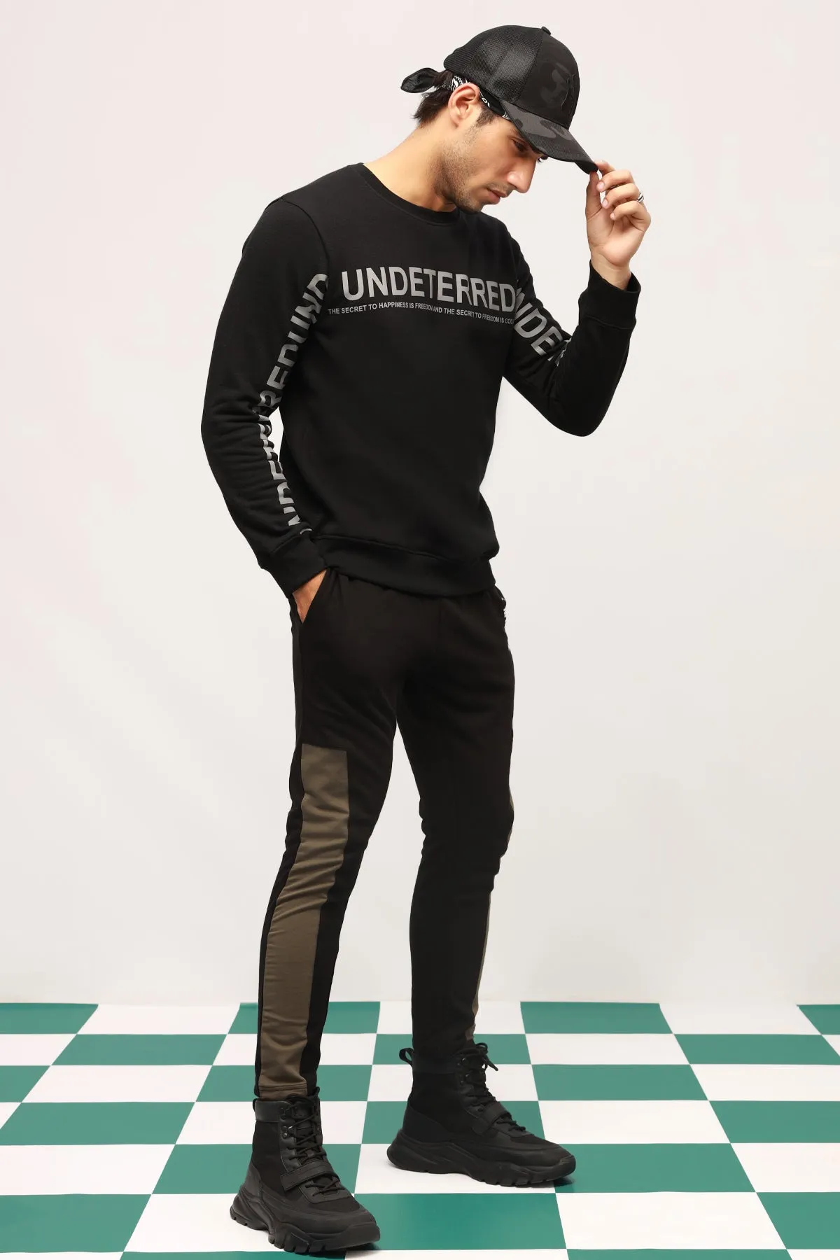 Undeterred Reflector Print Sweatshirt - W22 - USW012R